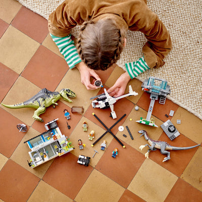 LEGO® Jurassic World Ataque Del Giganotosaurio Y El Therizinosaurio (76949)