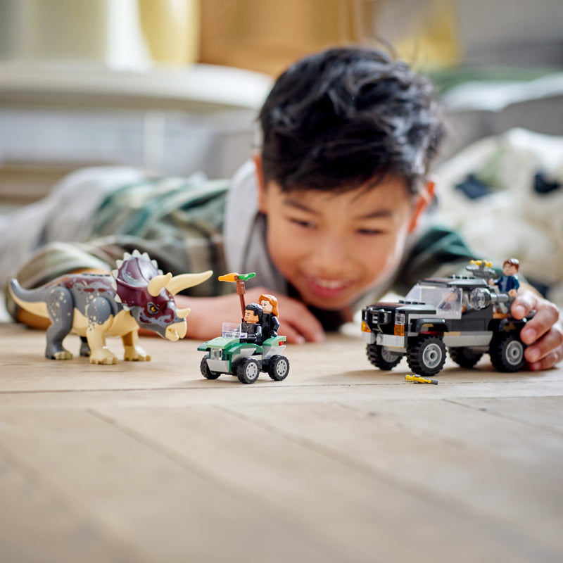 LEGO® Jurassic World Emboscada En Furgoneta Del Triceratops (76950)